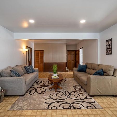 Weaver Ridge Manor Villa มิลเลอร์สเบิร์ก ภายนอก รูปภาพ